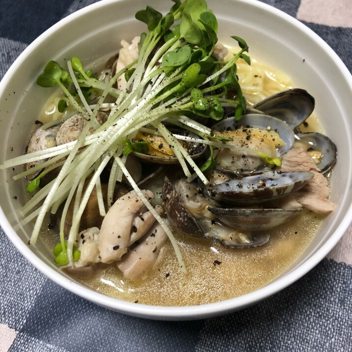 二つの出汁の合わせ技！アサリラーメン